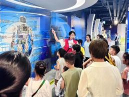 南宁市科技馆暑期AI研学活动参与人数突破32万人次