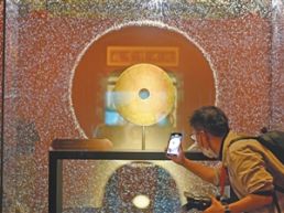 “百年守护——从紫禁城到故宫博物院”展览开幕