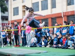 湖南娄底：校园秋季运动会精彩纷呈