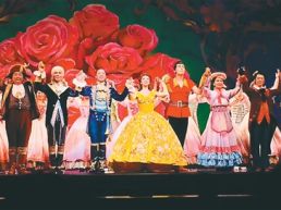 在舞台上追逐梦想（侨界关注）