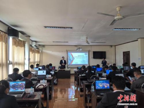 11月18日，“澜湄跨境技能培训—老挝北部数字化能力提升培训班”在琅勃拉邦开班。昆明理工大学 供图