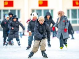 内蒙古呼伦贝尔：冰雪校园 美育童心