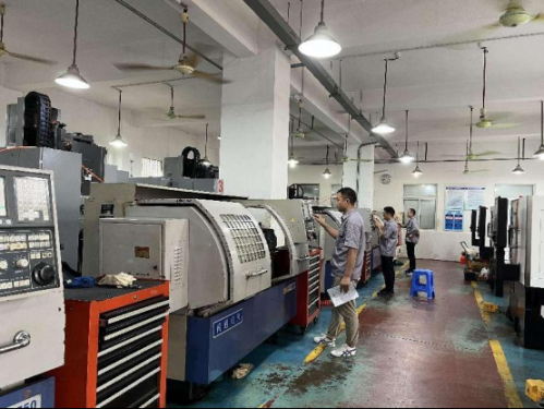 帮扶团队依托中央专项资金建设的数控加工中心。