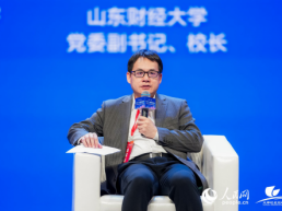 洪俊杰：坚持智能向善是教育转型的“生命线”