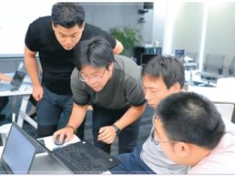 在“人机之间”探路