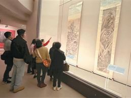 来！听文物说故事