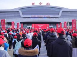 3月1日开学，学生们却坐火车去了这里……