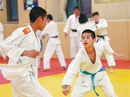 特色体育 提升青少年抗挫力（我运动 我快乐）