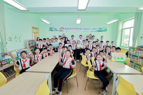 1779937659698007095.jpg 东风日产阳光关爱阅读室,智能汽车第一课正在进行。.jpg