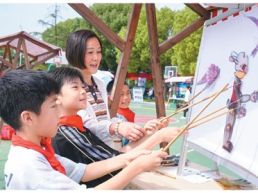 特色课程点亮童年时光