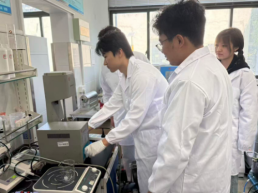 深耕实验室笃行攻坚铸造深井遁甲韩东峄团队潜心研发超高温固壁剂