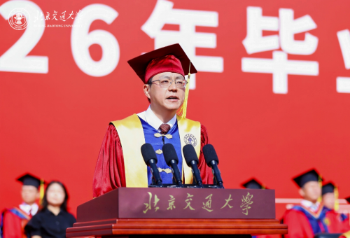 北京交通大学党委副书记、校长刘攀。校方供图