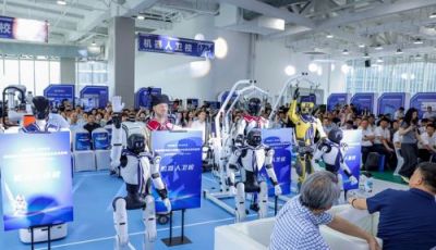 浙江省首个“机器人学校”在杭州开学