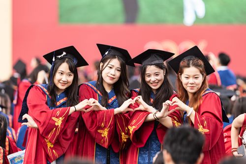中国人民大学2026年毕业典礼现场。学校供图