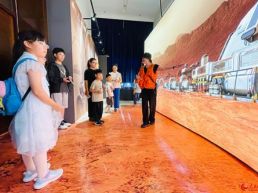 北京天文馆展览上新 观众可沉浸式感受火星魅力