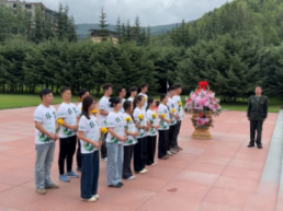 在丰碑下红了眼眶，这堂高原思政课走心了