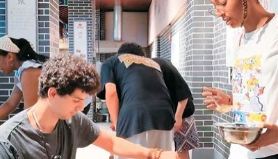 用脚步丈量中国