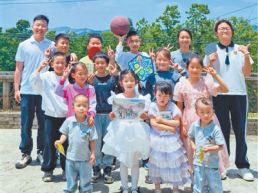 孩子们需要更多引导和陪伴（一线行走）