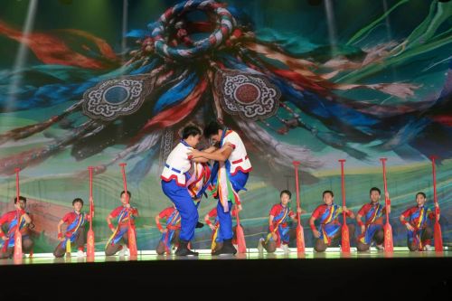 活动现场,学生们表演节目。北京市教委供图