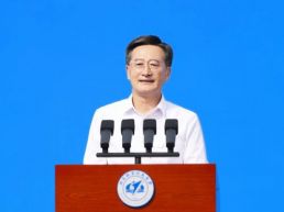 北京航空航天大学校长王云鹏：做一株向下扎根的竹子