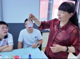 三十五载育桃李，一片冰心映贺兰