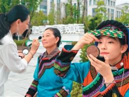 以激情诵读，讲好“中国故事”