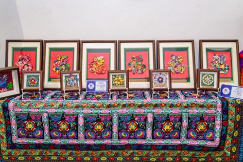 白家庄小学建校70周年综合美育成果展。人民网记者孙竞 摄