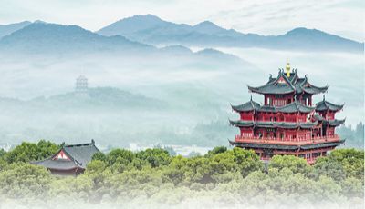 一湖碧水，润泽千年